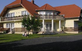 Szaloky Apartmanhaz