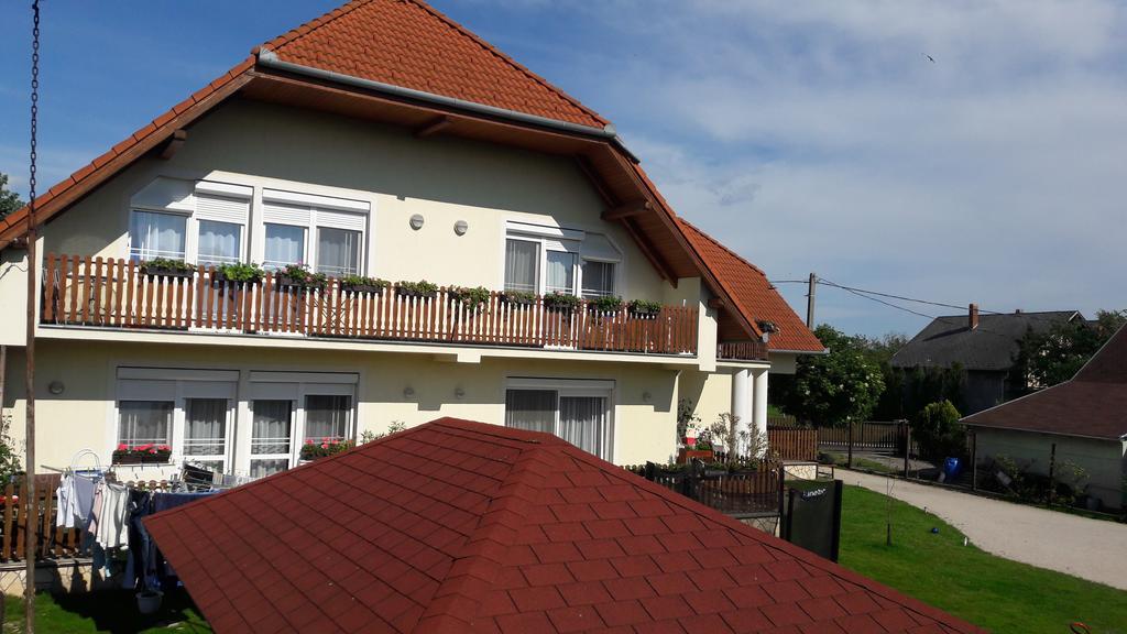 Szaloky Apartmanhaz Gyenesdiás Zewnętrze zdjęcie