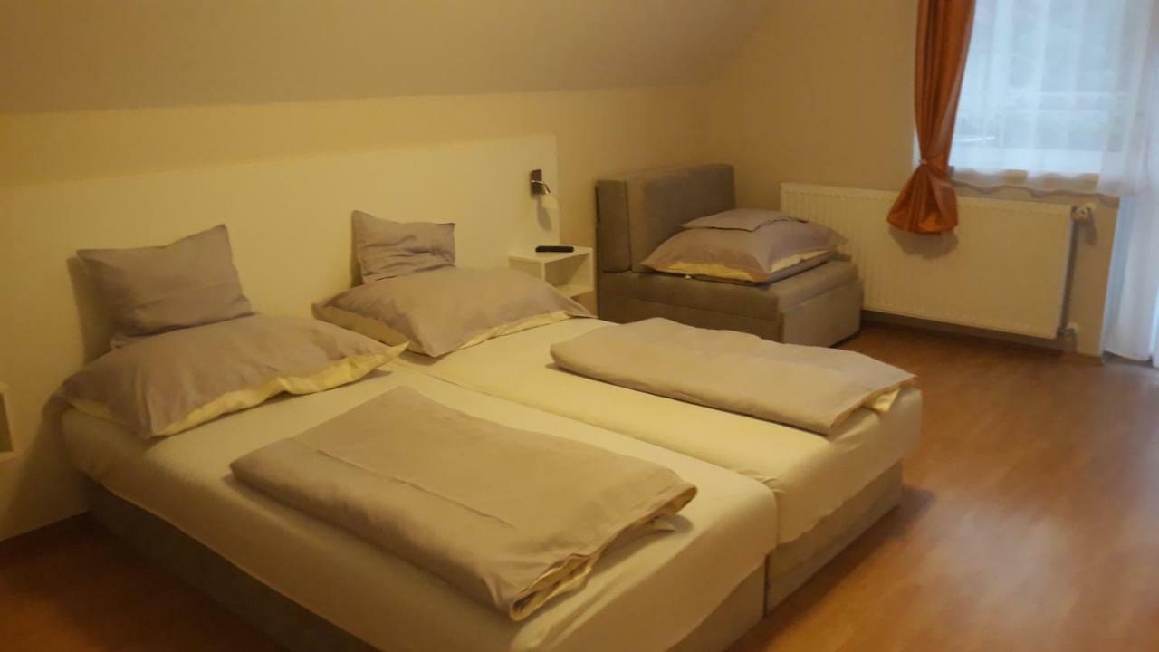 Szaloky Apartmanhaz Gyenesdiás Zewnętrze zdjęcie